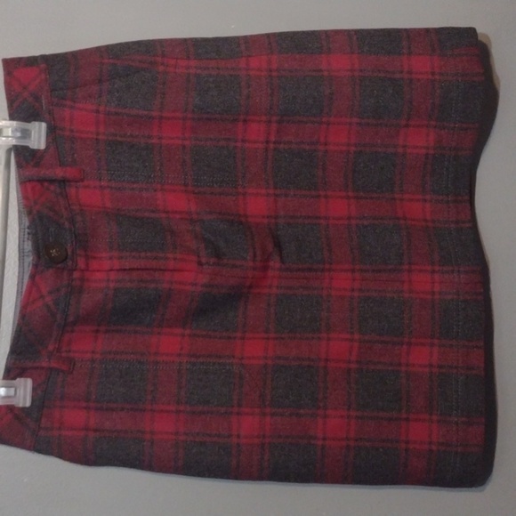 Eddie Bauer  red gray plaid wool blend skirt 80%wool size 8 petite - Picture 1 of 9